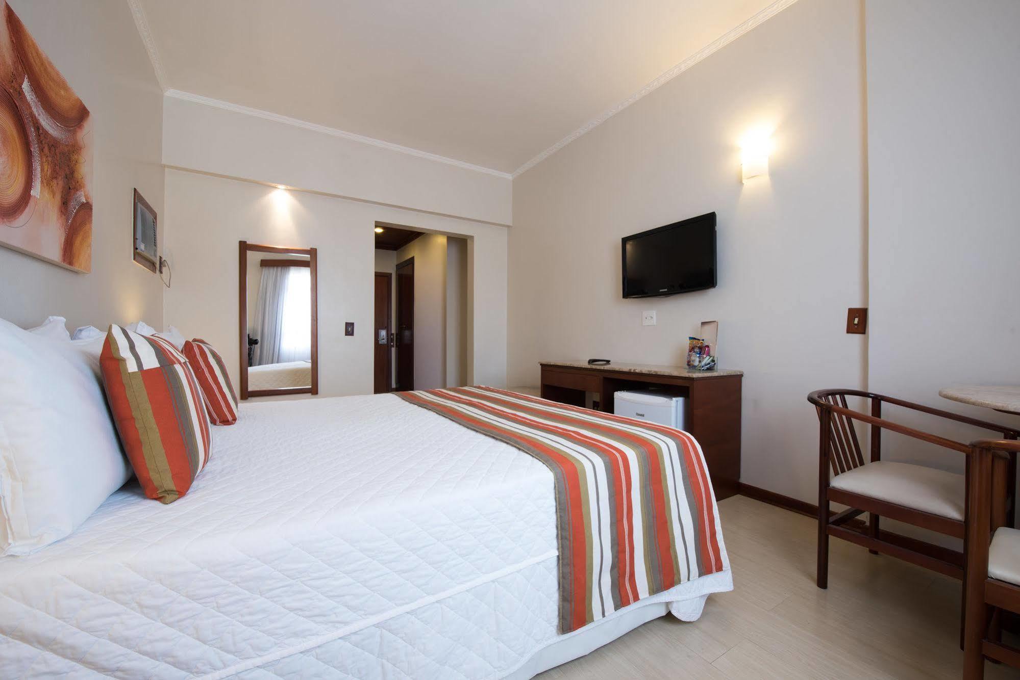 Hotel Carlton Plaza Poços de Caldas Zewnętrze zdjęcie