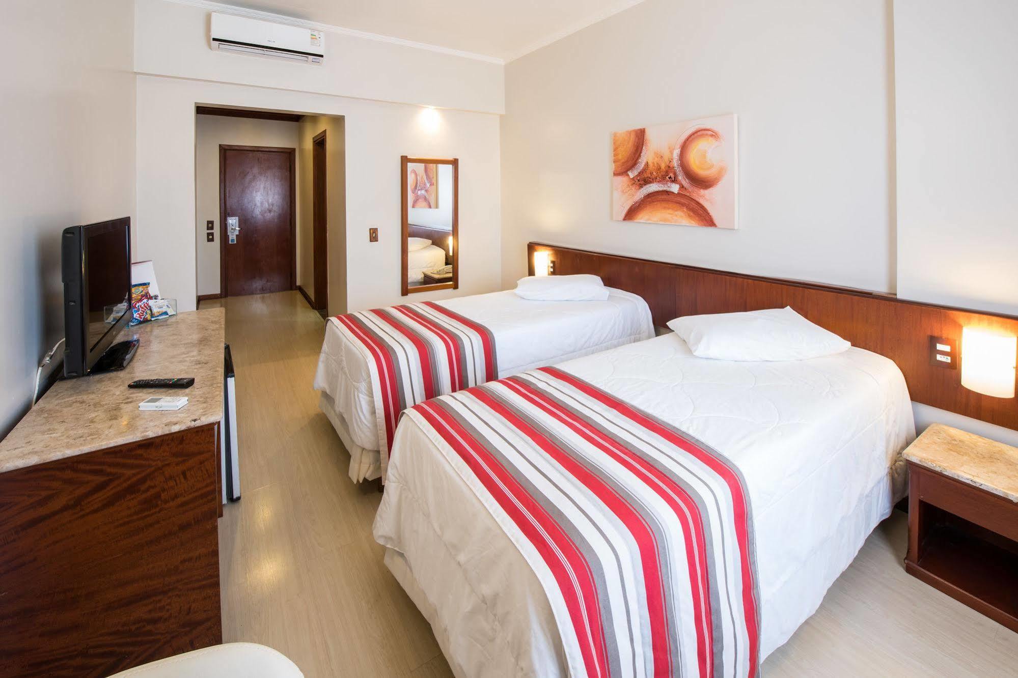 Hotel Carlton Plaza Poços de Caldas Zewnętrze zdjęcie