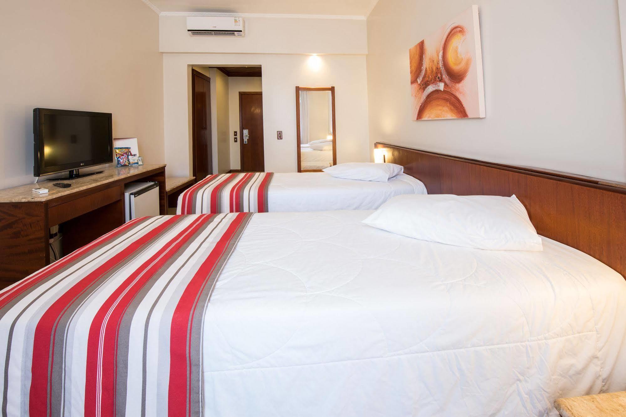 Hotel Carlton Plaza Poços de Caldas Zewnętrze zdjęcie