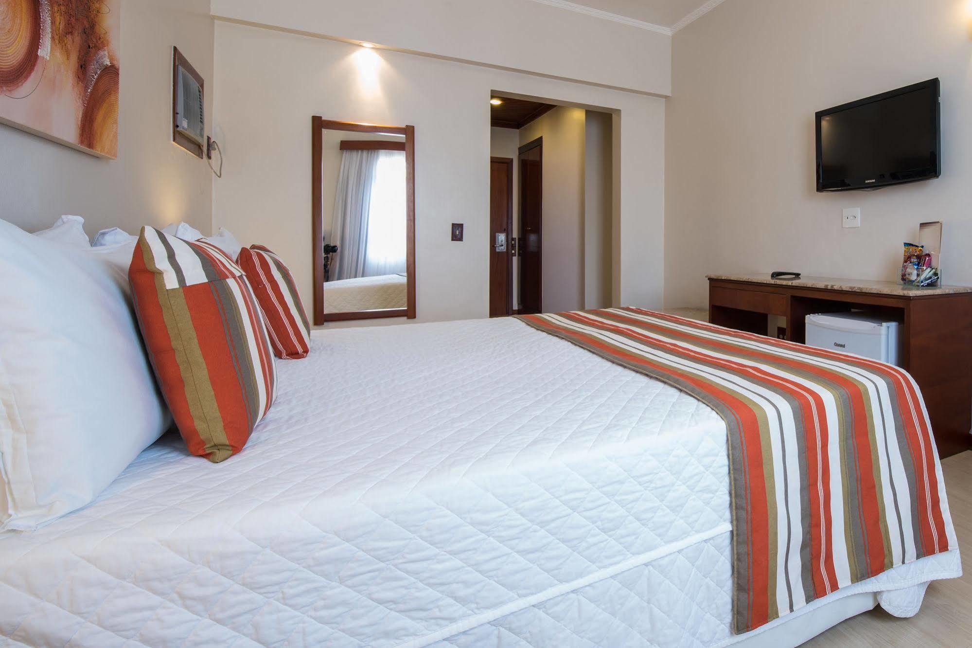 Hotel Carlton Plaza Poços de Caldas Zewnętrze zdjęcie